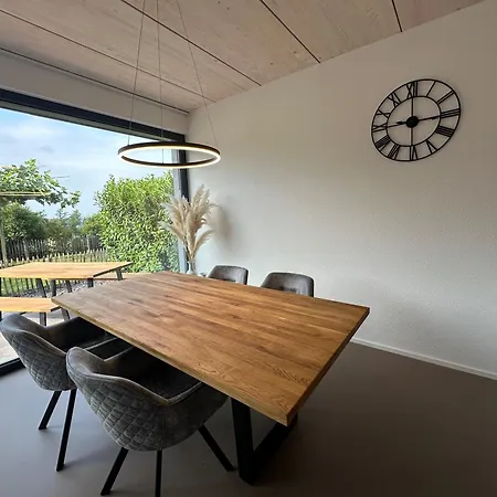 Moderne In Aussichtslage Appartamento